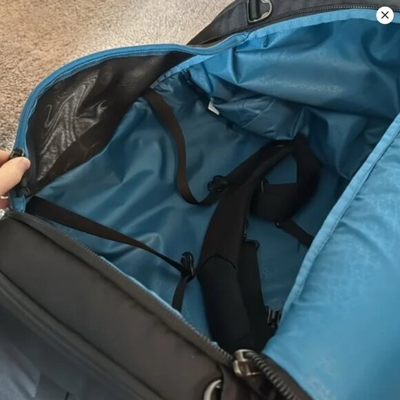 Thule duffle, 60L - Picture 3 of 13